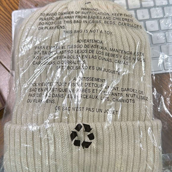 BASS OUTDOOR Women's Large Gauge Knit Beanie Hat One Size - Picture 3 of 4